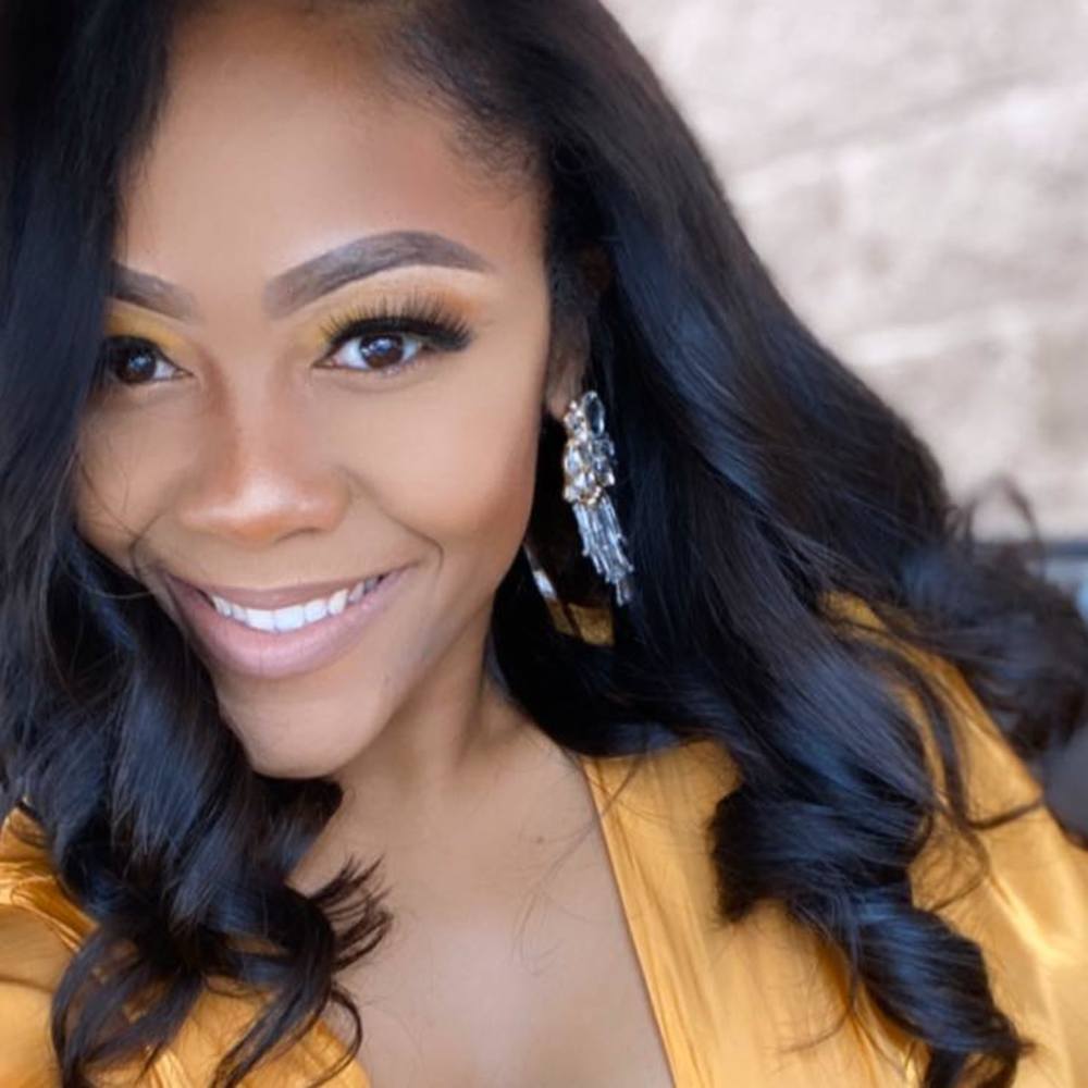 Meet your Posher, Samira